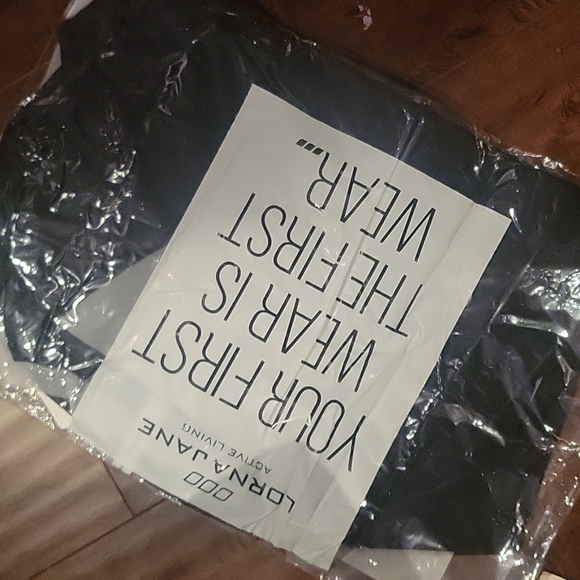 BRAND NEW Lorna Jane T-Shirt - Picture 4 of 5